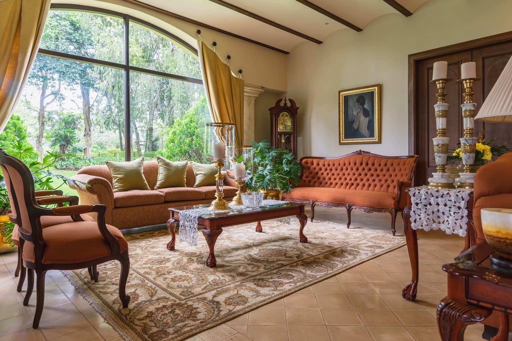 Elegant Home With Beautiful Garden, Heredia