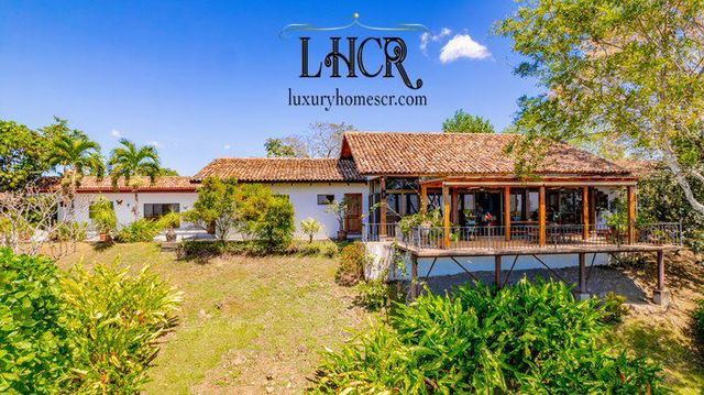 Mountain House With Private Pool Ceiba, Alajuela