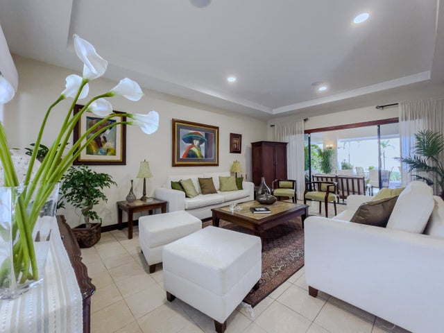 House In Exclusive Condominium In Jaboncillos, Escazu
