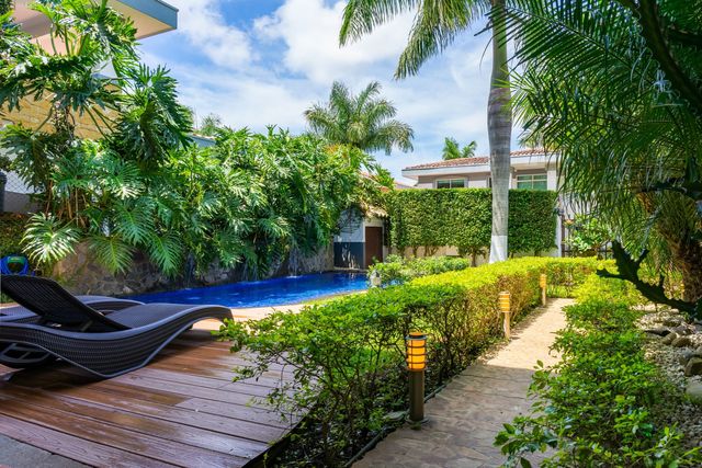 Casa La Palmera With Swimming Pool, Escazu