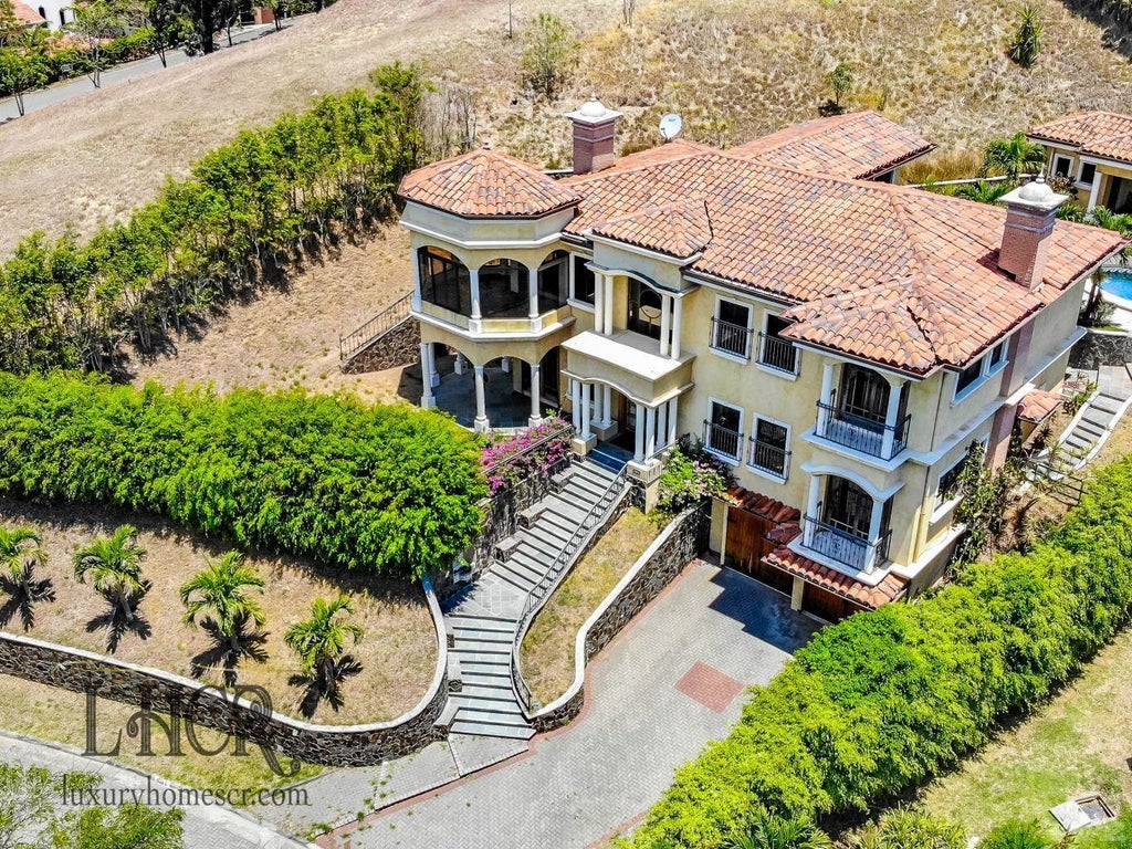 Luxury Tuscan Jewel Villa Real, Santa Ana