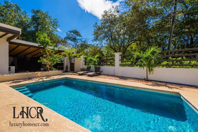 Contemporary Beach House With Private Pool Surfside Playa Potrero, Santa Cruz