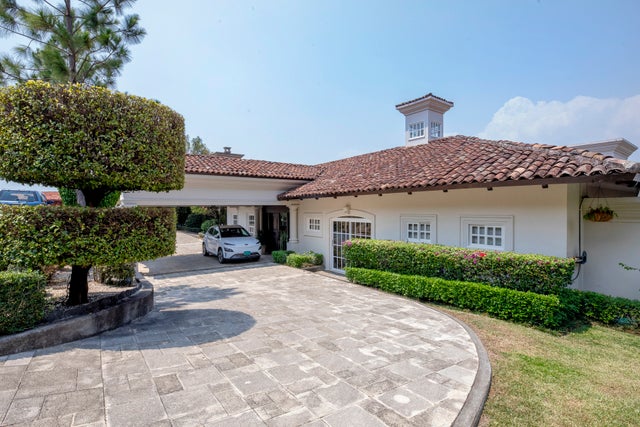 Chateau Menton Jaboncillos, Escazu