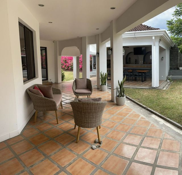 Beautiful One Level House With Large Gardens In Lindora-for Rent, Santa Ana
