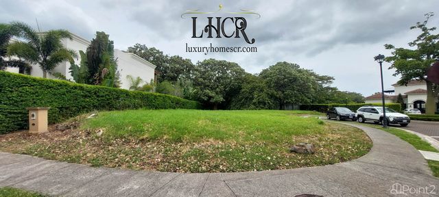 Beautiful Lot In Exclusive Luxury Condominium, Santa Ana