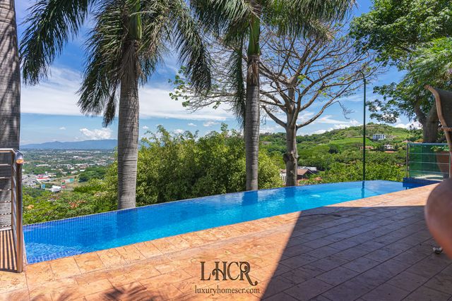 Bonaire Home In Villa Real With Pool And Amazing City View, Santa Ana