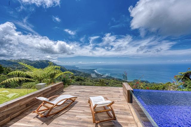 Majestic House With Stunning Views, Dominical