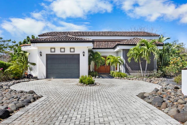 Elegant Tropical Residence, Hacienda Pinilla