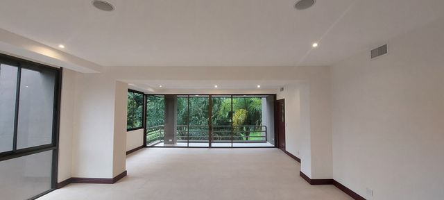 Spacious Apartment Overlooking The Country Club Escazu, Escazu