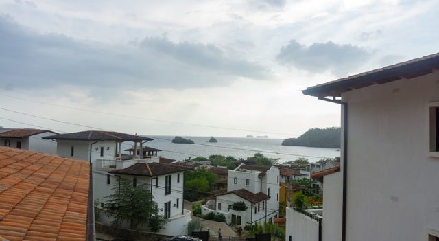 Ocean View Penthouse, Flamingo