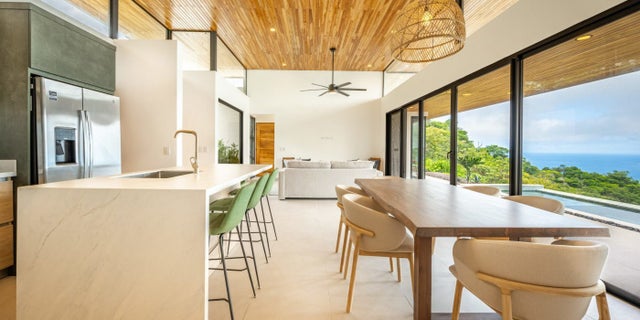 Casa Encima, Flamingo