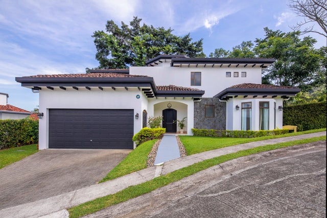 Forest Oasis In Cerro Colon, Ciudad Colon