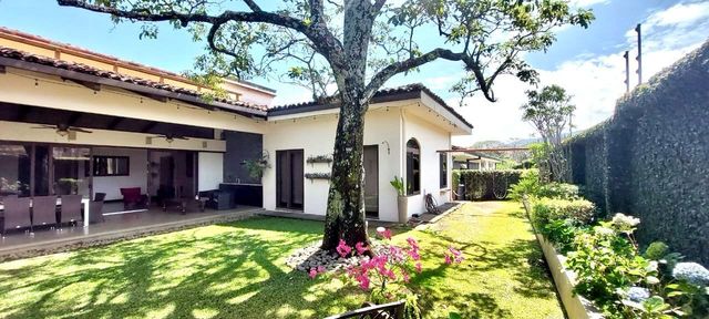 Open Design And Central Courtyard Connecting Every Corner, Santa Ana