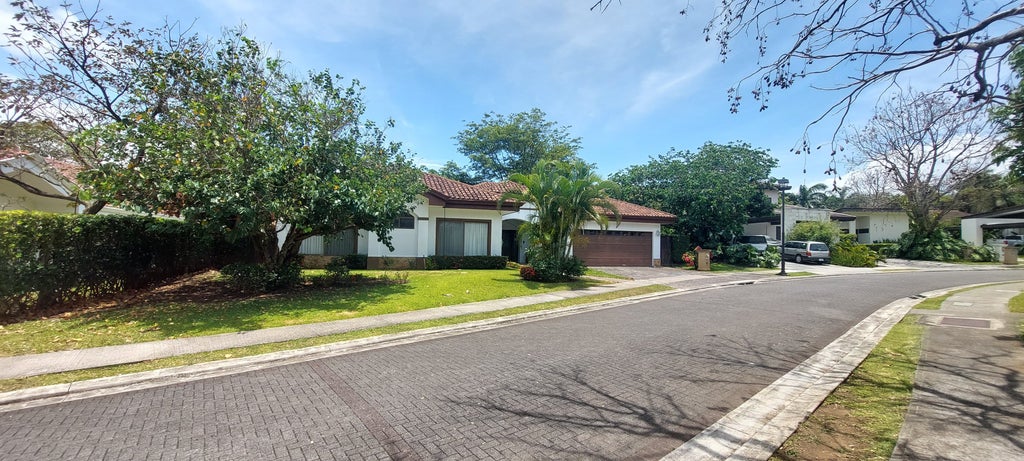 Santa Ana, La Hacienda, Santa Ana