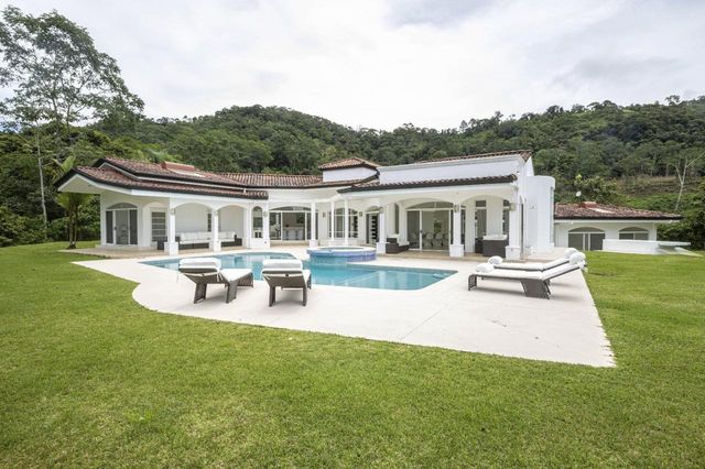 Heaven On The Hills: Puriscal Paradise Estate, San Jose