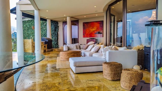 European Elegance With London-style Gardens & Greek Italian Touches, Escazu