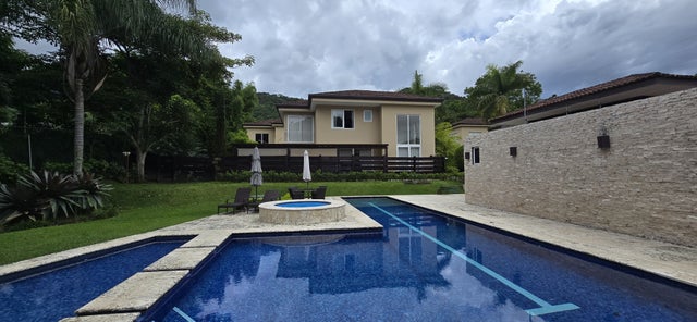 Beautiful Two-story Home In An Exclusive Gated Community In Jaboncillos, Escazu