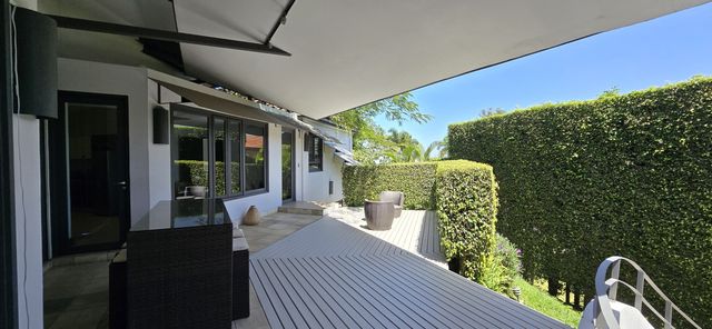 Elegant Mountain-view Retreat, Santa Ana
