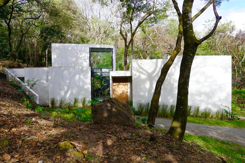 Elegant Home In Harmony With Nature For Rent, Santa Ana