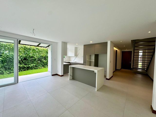 Casa Element – Corner Home In Lindora, Santa Ana