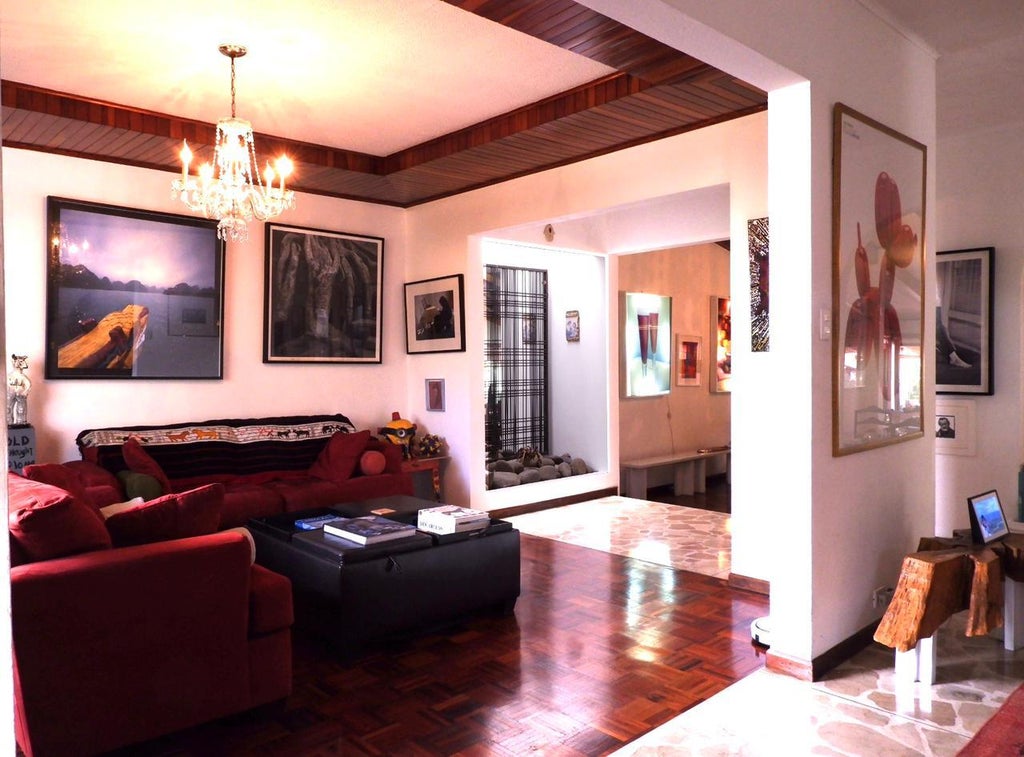 Charming One-story Home With Private Viewpoint, Escazu
