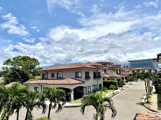 Modern & Elegant Residence In Belen, Heredia