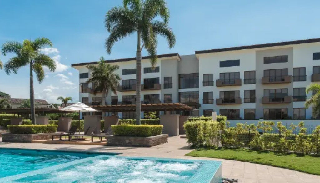 Roble Sabana – Contemporary Living In Harmony With Nature, Santa Ana