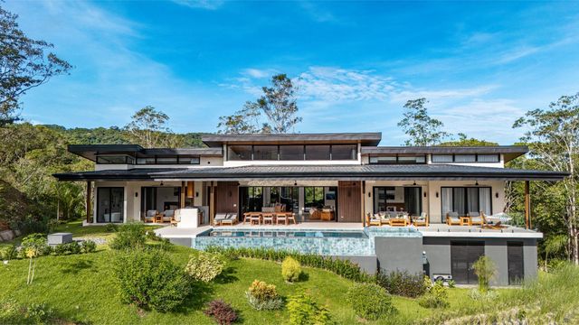 Brand New Luxury Modern Villa, Dominical