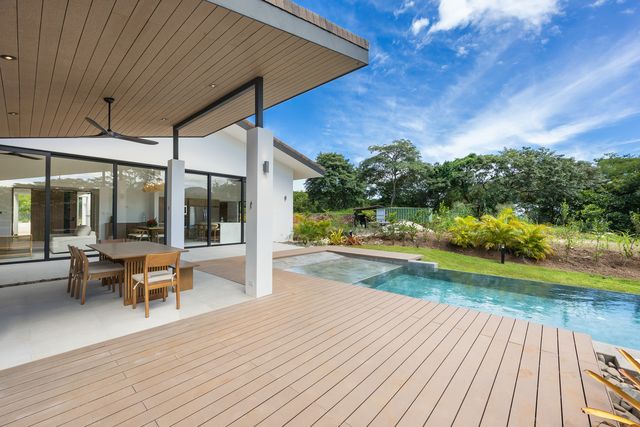 Contemporary Villa With Nature Views, Flamingo