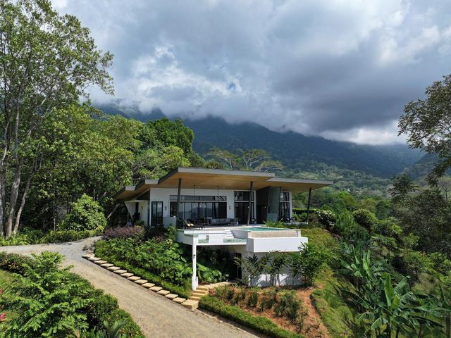 Luxurious Private Jungle Retreat, Ojochal