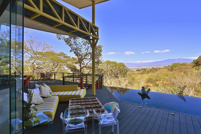 Villa Real Jungle Villa, Santa Ana