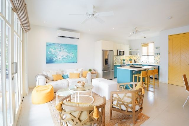 Home In Paseo Miraflores, Flamingo