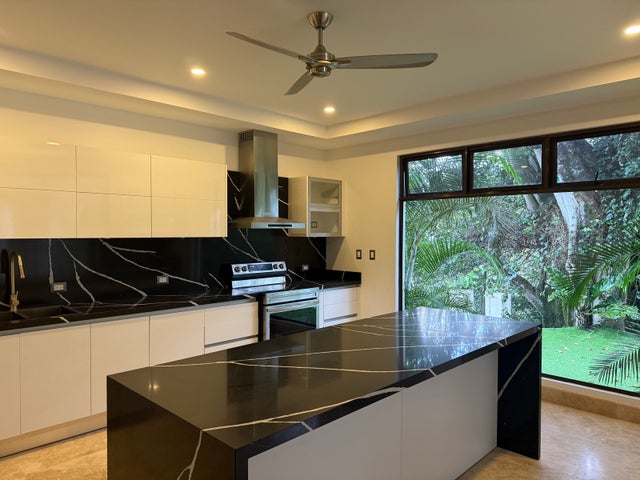 Stunning Grand Family Home With View, Ciudad Colon