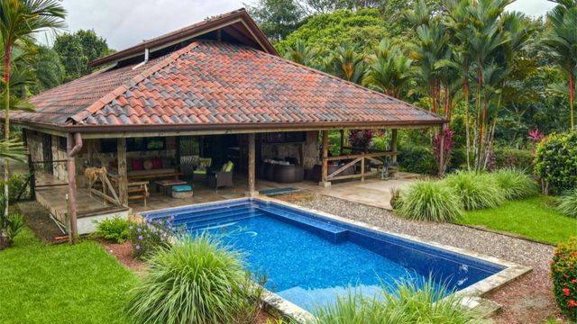 Jungle Home With Pool, Ojochal