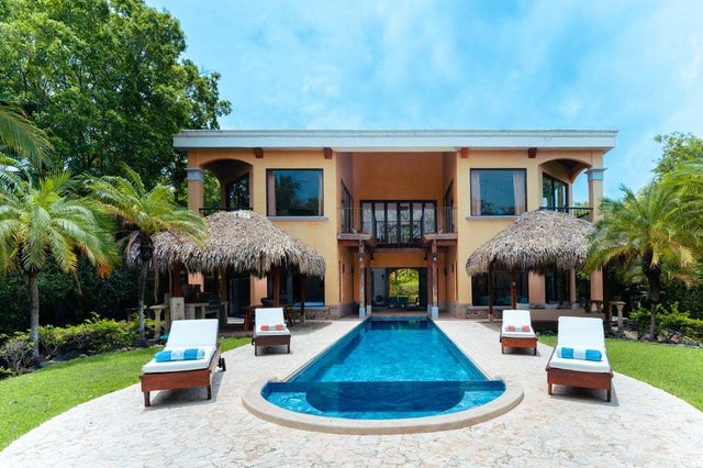 Exclusive Beachfront Residence With A Large Green Area And Swimming Pool, Hacienda Pinilla