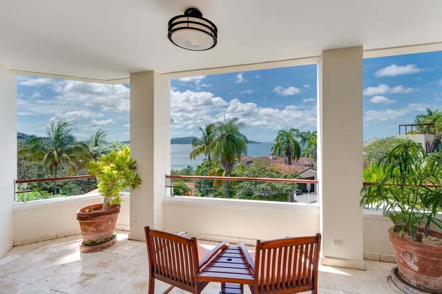 Panoramic Oceanview Home, Flamingo