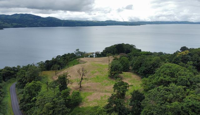 Prime Lakeview Fourteen-acre Parcel, Lake Arenal