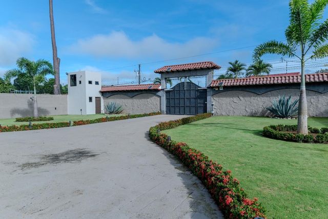 Luxury Home With Private Pool Outdoor Bar And Resort Style Amenities, Perez Zeledon