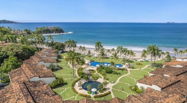 Titled Beachfront Luxury Villa, Flamingo