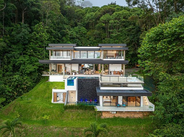 Architect Designed Five Bedroom Oceanview Estate, Dominical