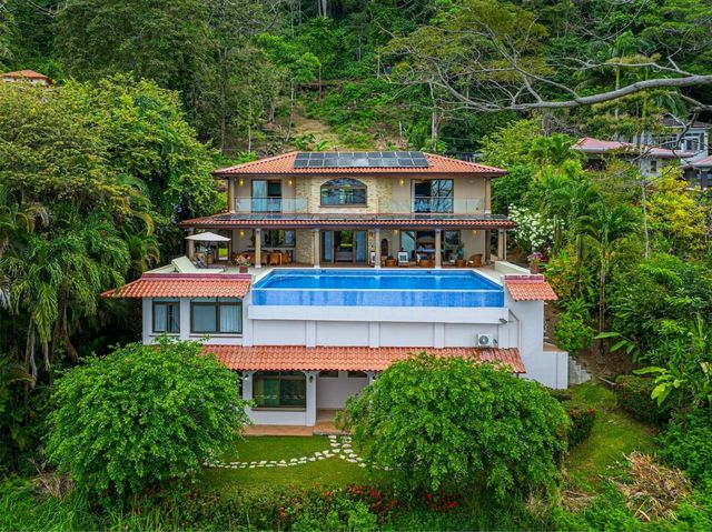 Luxury Oceanview Retreat Steps From The Beach, Dominical