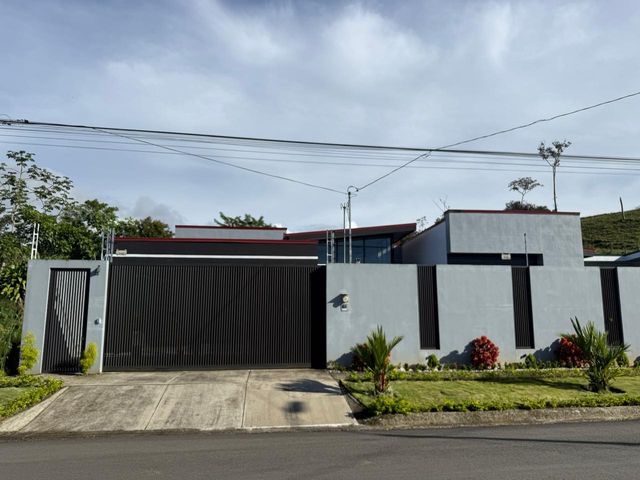 Strategically Located Home. Perez Zeledon, Perez Zeledon