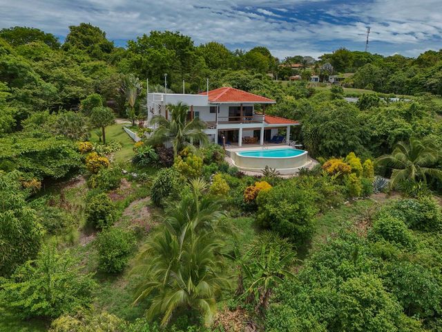 Ocean View Private Estate, Montezuma