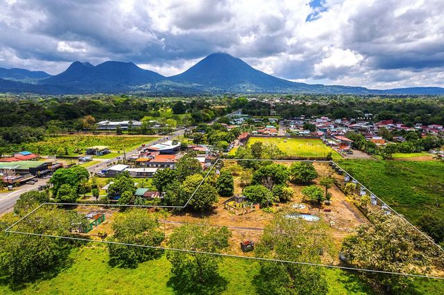 Prime Commercial Lot, Lake Arenal