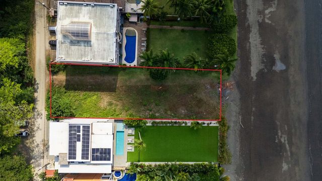 Exclusive Beachfront Lot, Flamingo