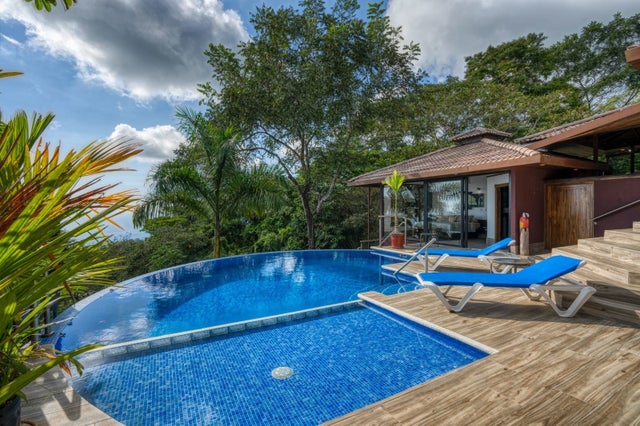 Tropical Ocean Views From Casa Perezoso In Escaleras, Dominical