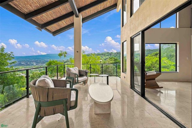 Valley View Luxury Home, Piedades