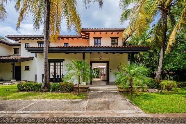 Colonial Villa In Luxury Community, Hacienda Pinilla