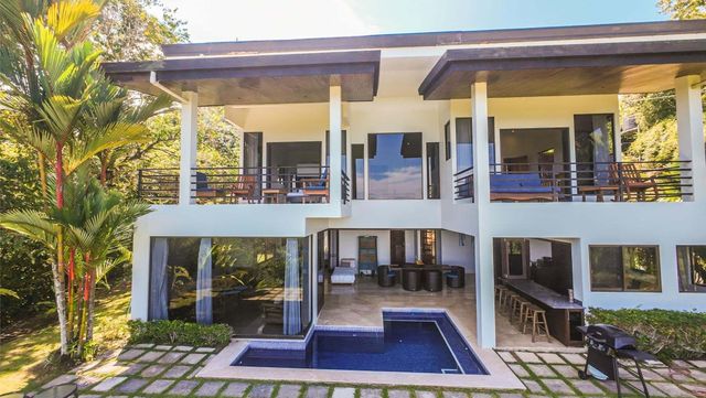 Stylish Four Bedroom Home, Dominical