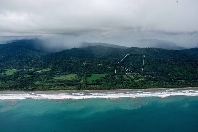 Ceibo Sunsets, Dominical